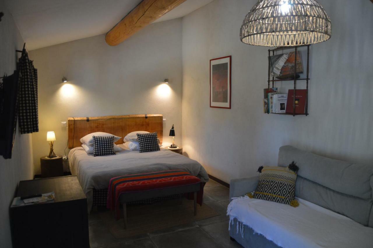 לינה וארוחת בוקר אלברון Bergerie D'Alivon En Camargue מראה חיצוני תמונה